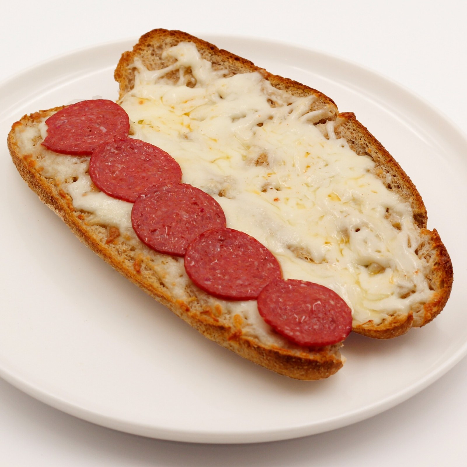 Peperoni Mozzarellalı Sarımsaklı Ekmek