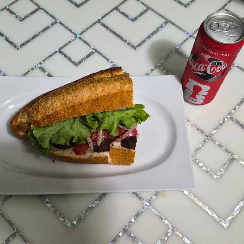 Yarım Köfte Ekmek Menü