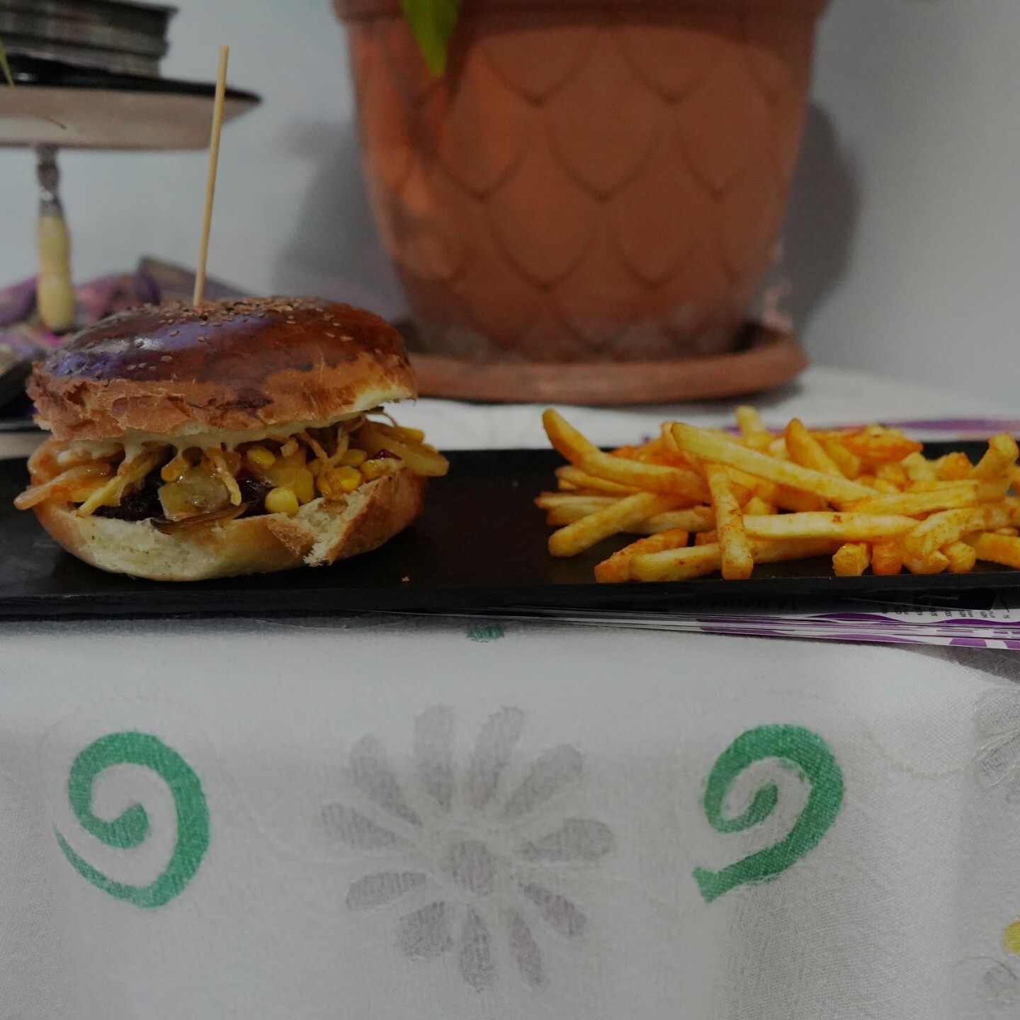 Barbekü Burger (90 g) + Patates