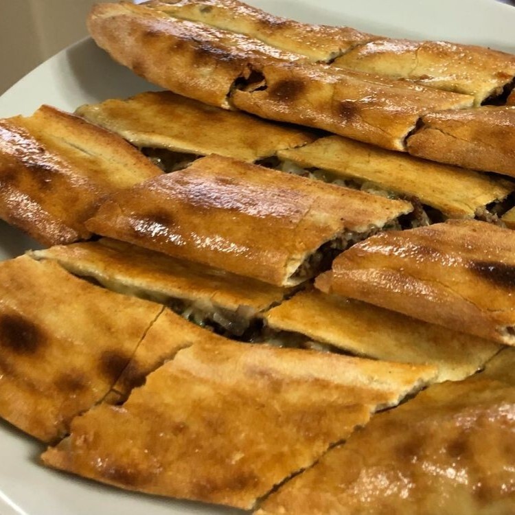 Kavurmalı Pide