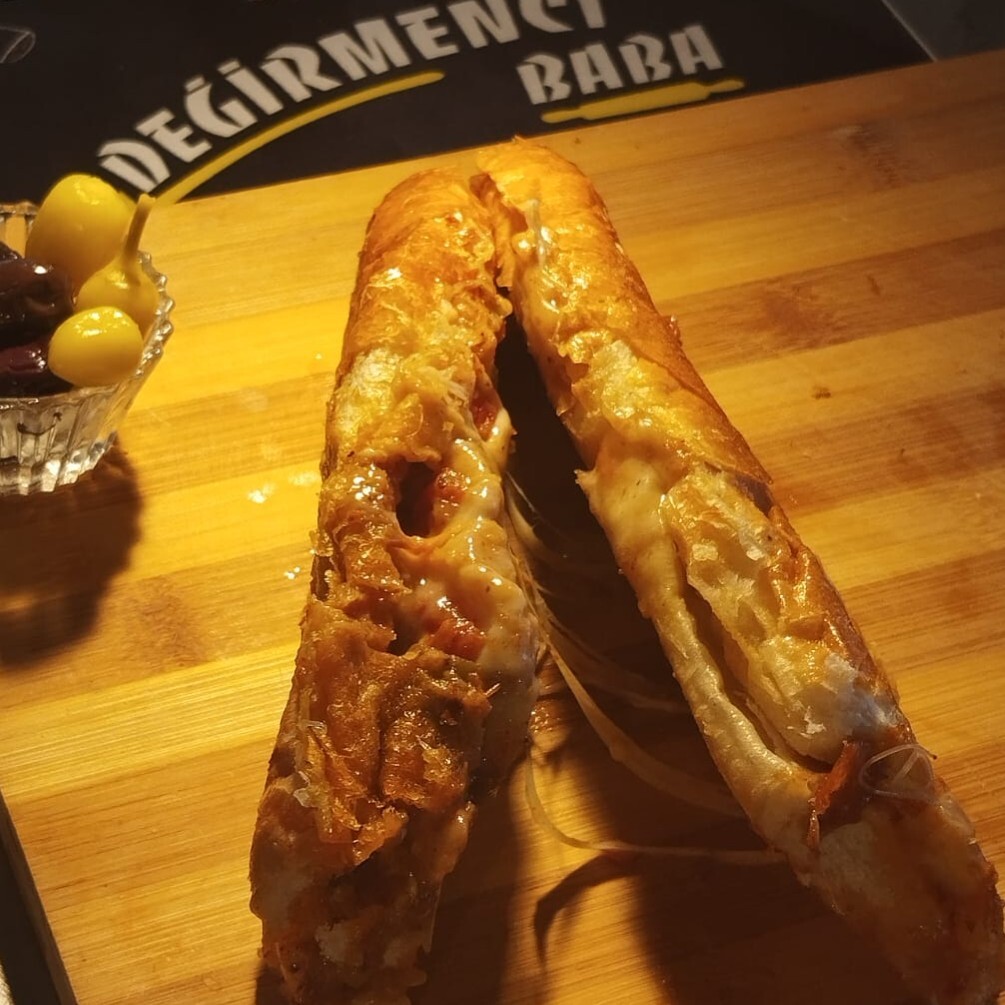 Kavurmalı Kaşarlı Tost