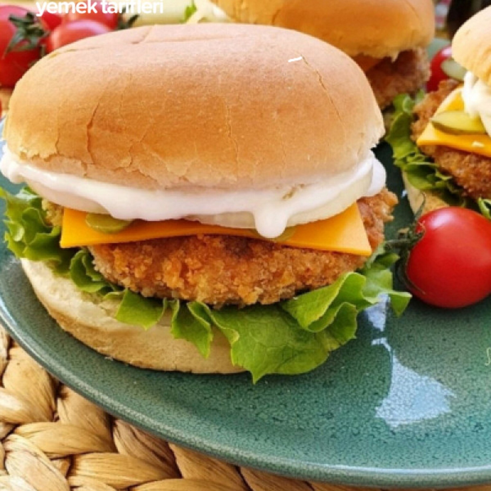 Smash Chicken Kaşarlı Burger