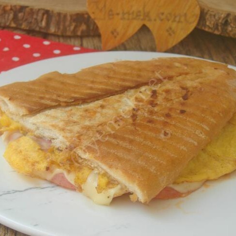 Yumurtalı Bütün Tost