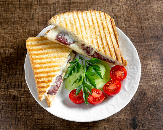 Kare Tost Ekmeğine Yengen Tost