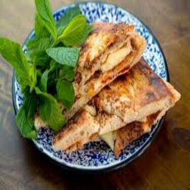 Kavurmalı Kaşarlı Tost