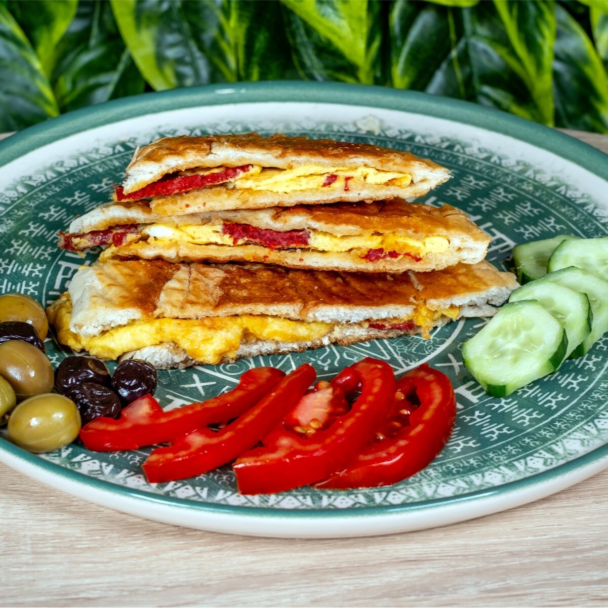 Yumurtalı Sucuklu Tost