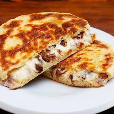Kaşarlı Sucuklu Bazlama