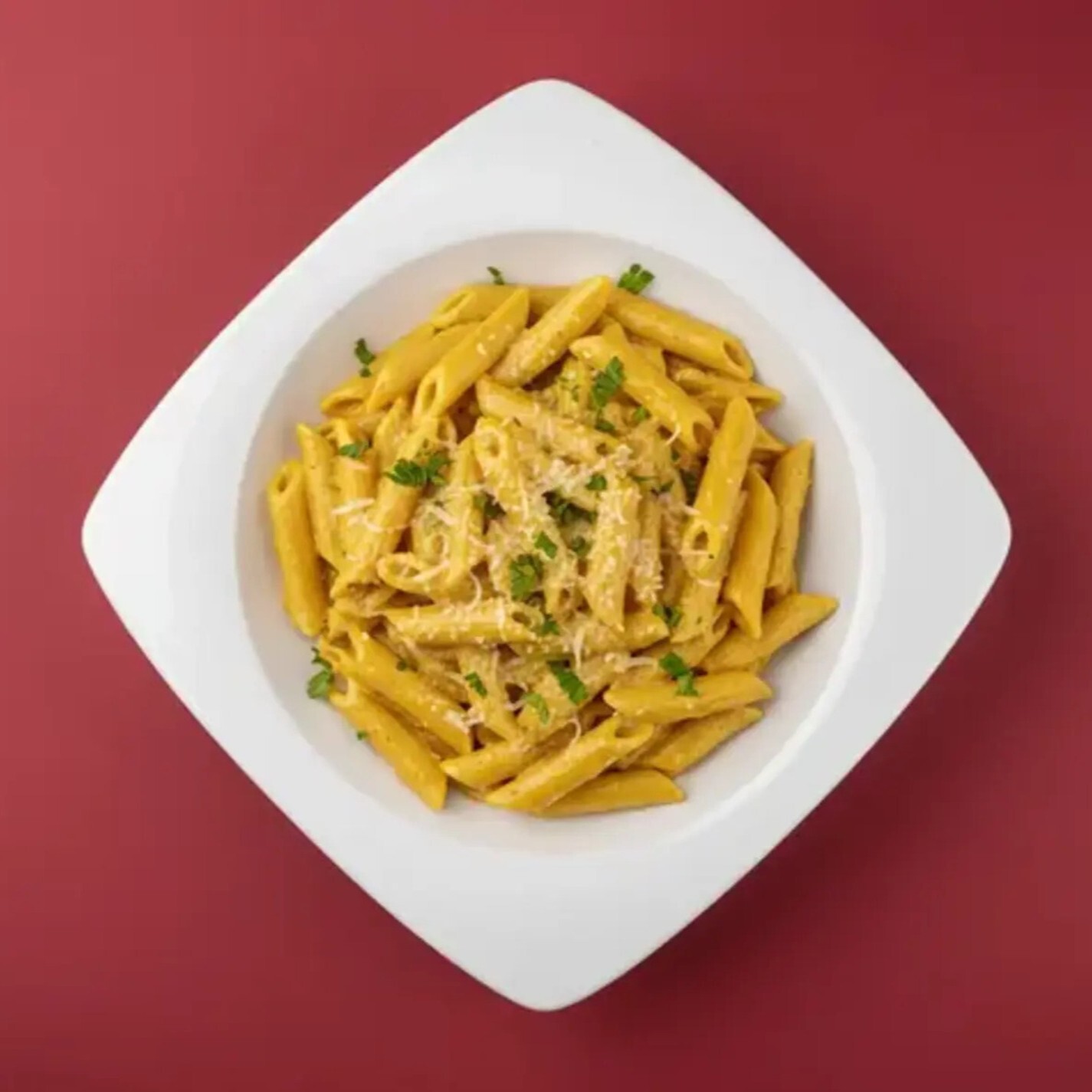 Köri Soslu Tavuklu Penne