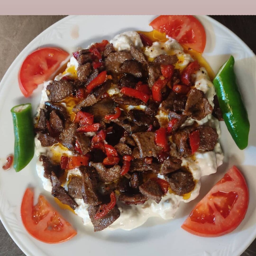 Alinazik Kebap (Yaprak Kuşbaşıdan)