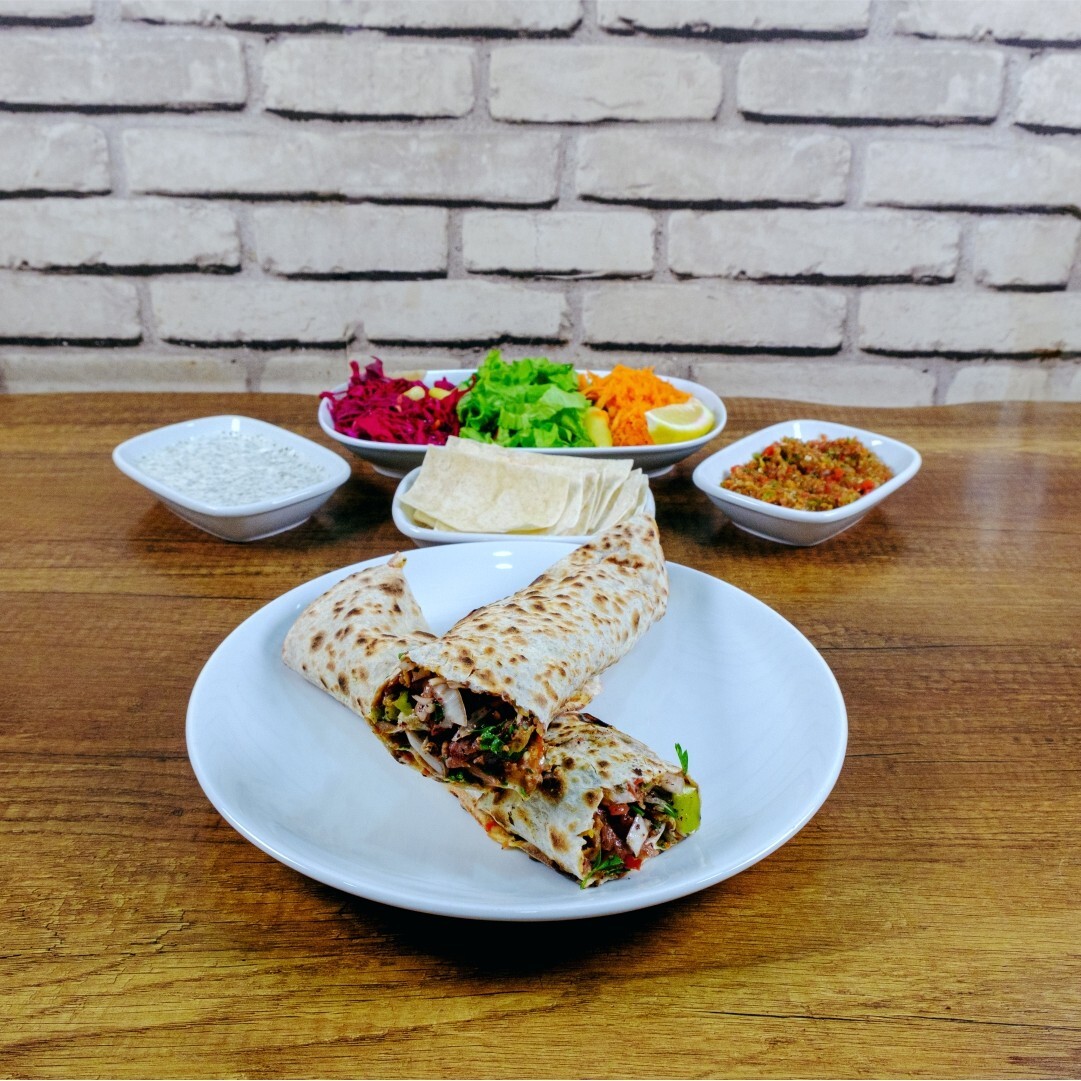 Bendensin Soslu Tavuk Döner Dürüm