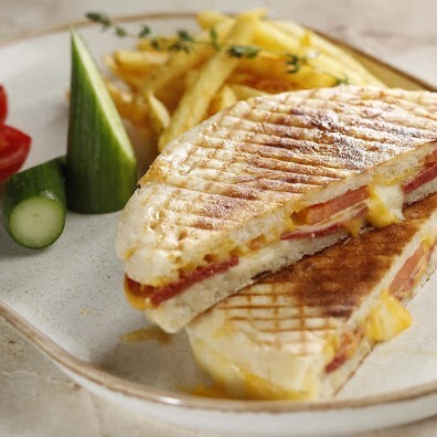 Sucuklu Kaşarlı Bazlama Tost