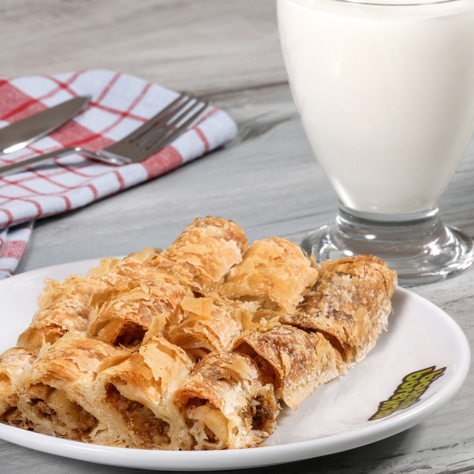 Kıymalı Boşnak Böreği (500 gr)