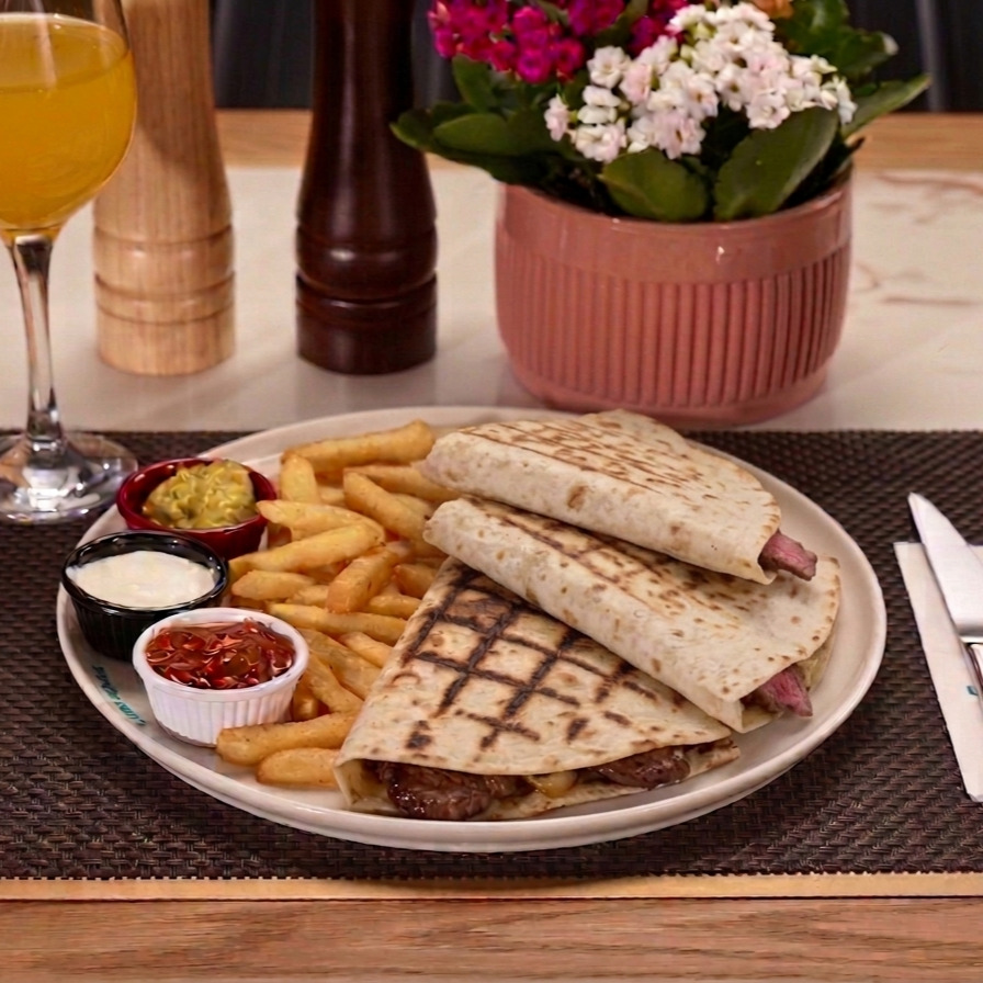 Quesadilla Etli