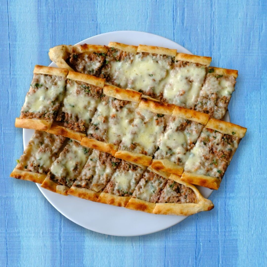Kıymalı Yumurtalı Pide