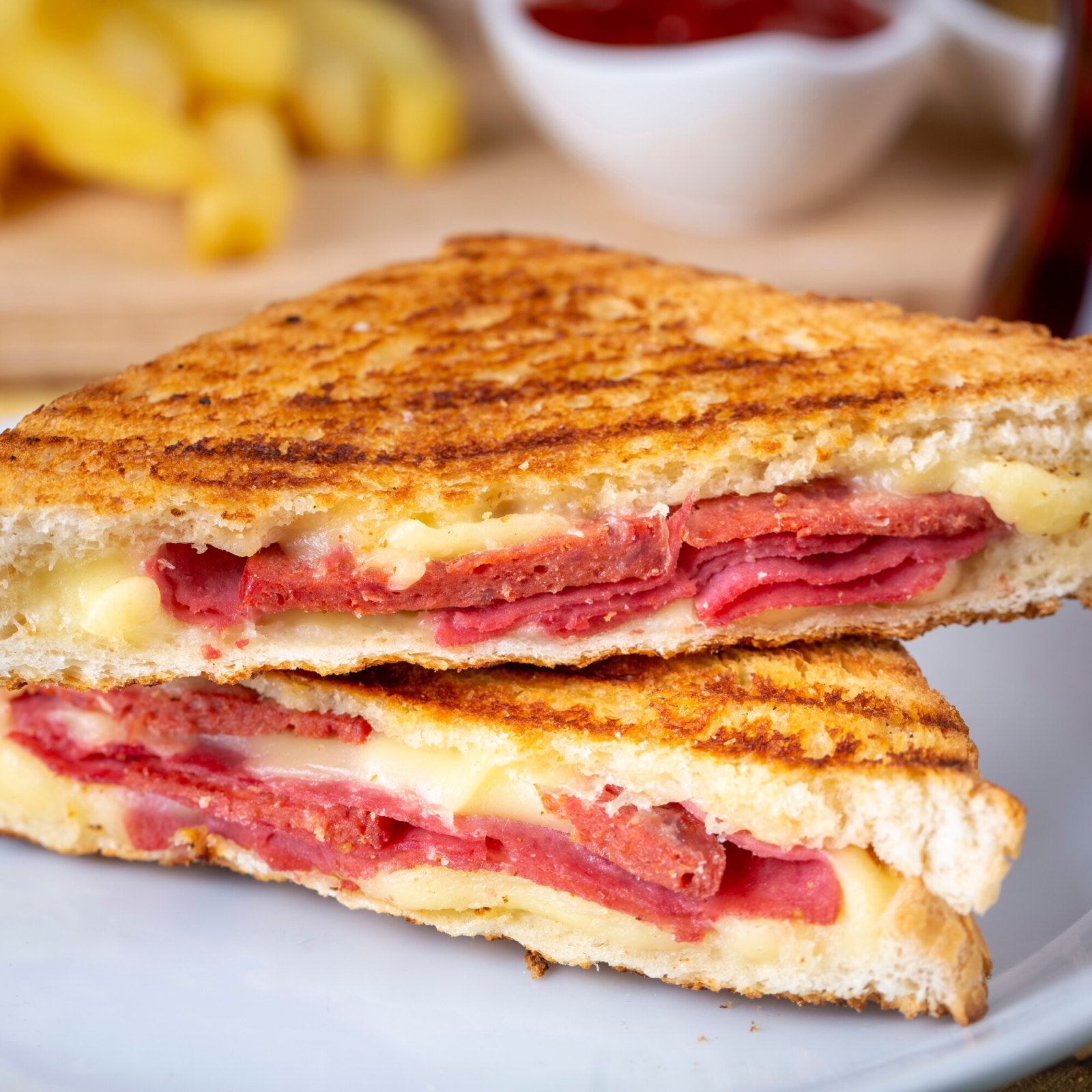 Tost (Sucuklu)