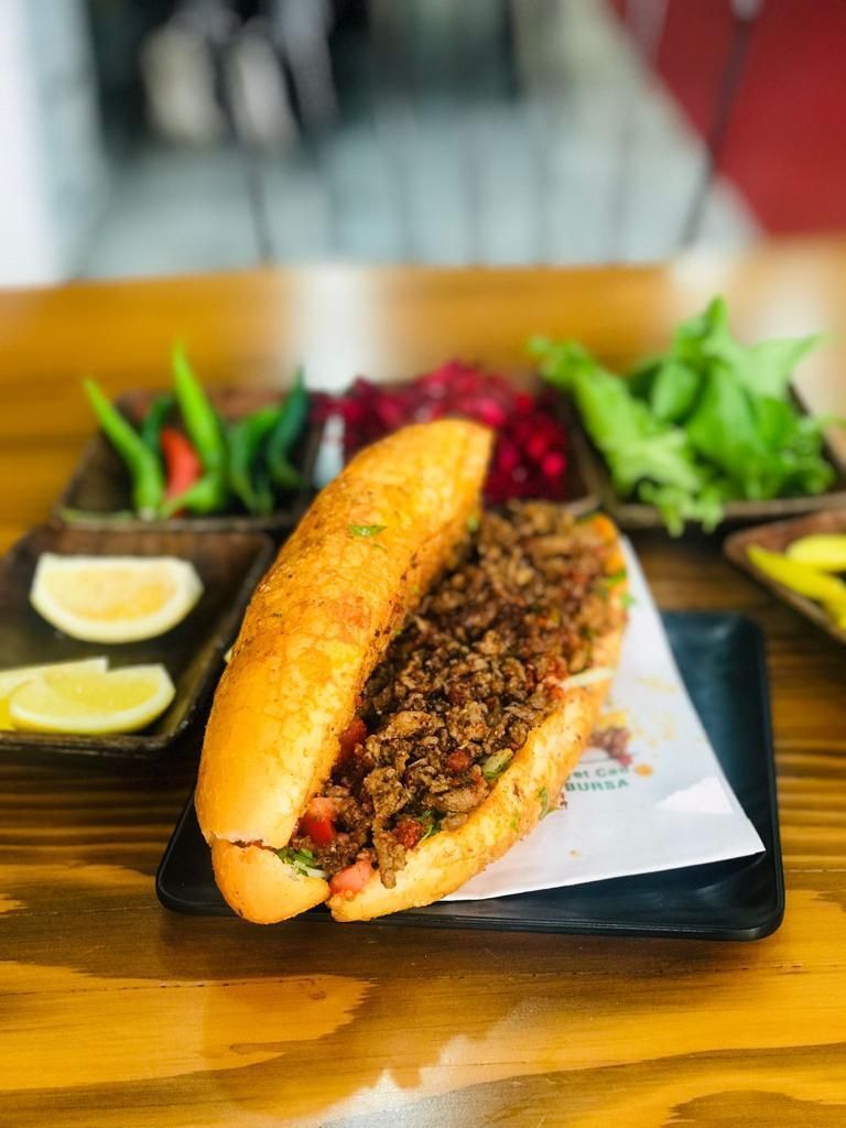 3 Çeyrek Et Ekmek
