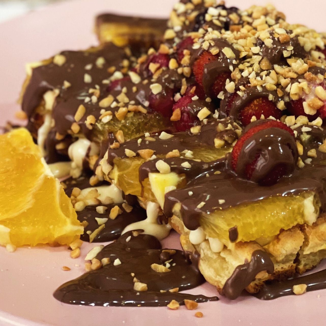 Portakallı Orman meyveli Waffle