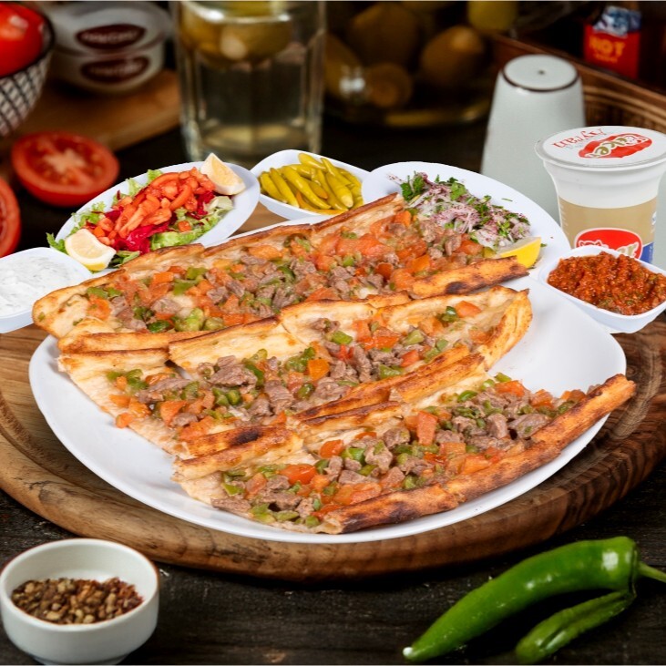 Kuşbaşılı Pide