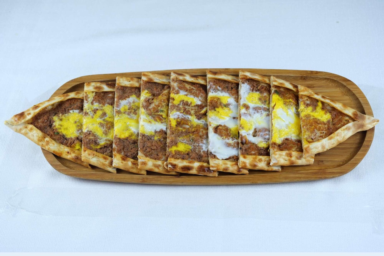 Kıymalı Yumurtalı Pide