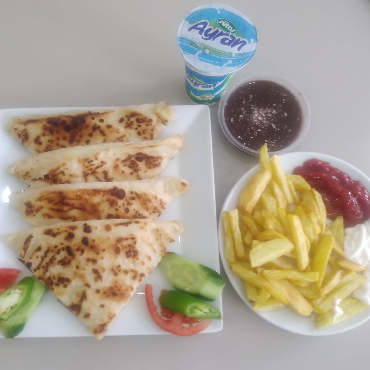 Patatesli, Kaşarlı Gözleme Menü