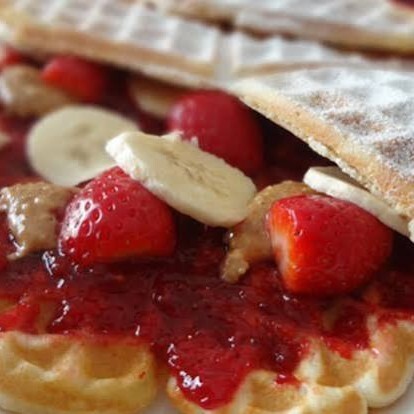 Çilekli Waffle (Tek Çeşit)