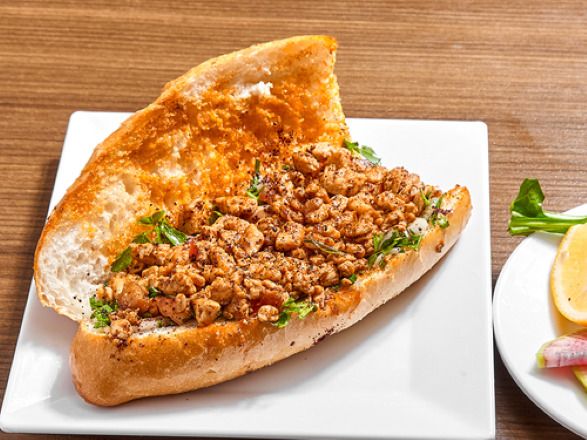 3 Çeyrek Ekmek Tavuk Tantuni