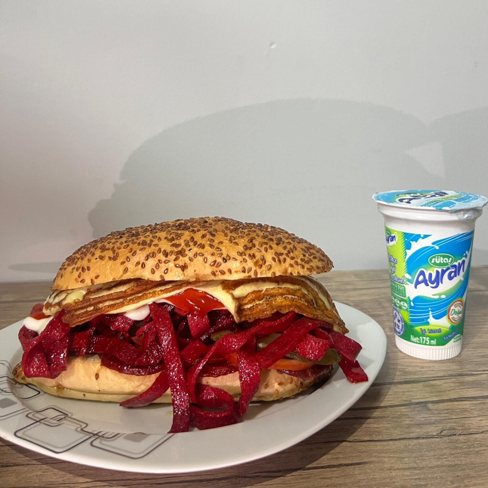 Double Sucuklu Kumru Sandviç + Ayran (175 ml)