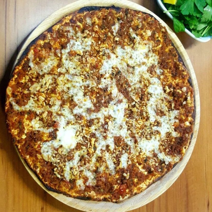 Kaşarlı Lahmacun