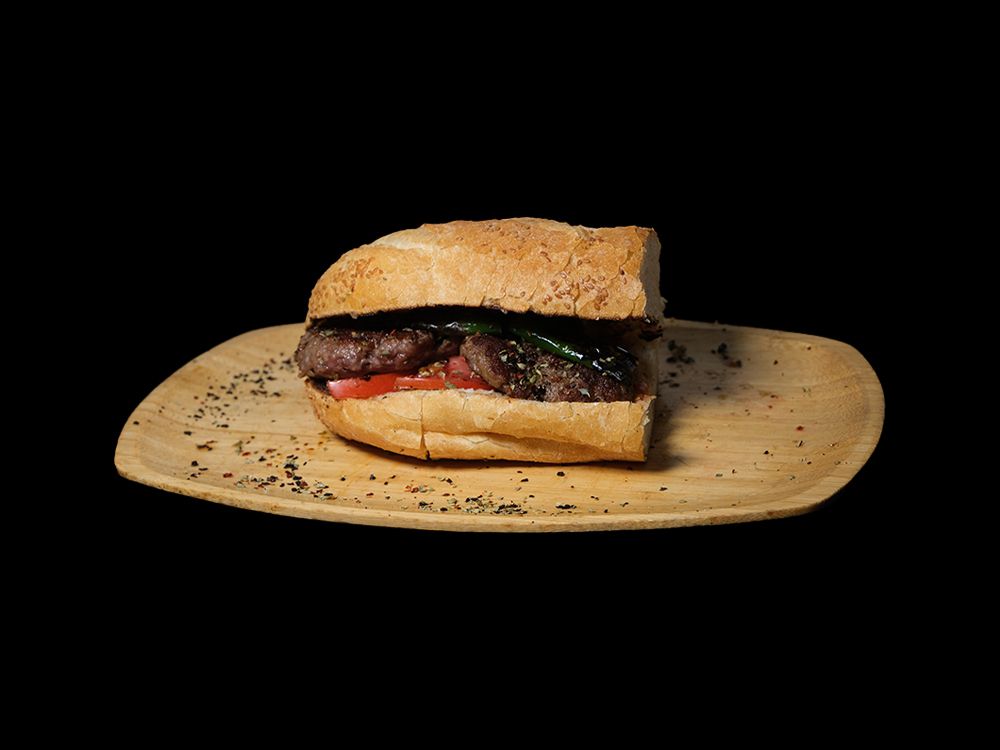 Yarım Ekmek Arası Izgara Köfte