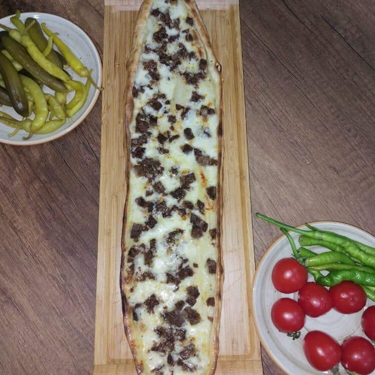 3'Lü Rize Kavurma Kaşarlı Pide Açık+Litrelik İçecek