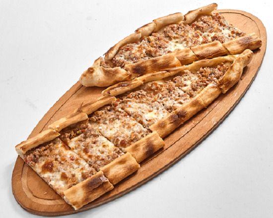 Kıymalı Kaşarlı Pide + Coca-Cola (33 cl.)
