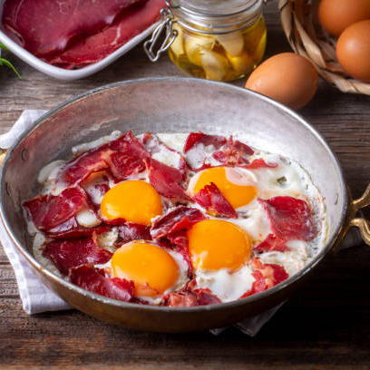 Pastırmalı Yumurta
