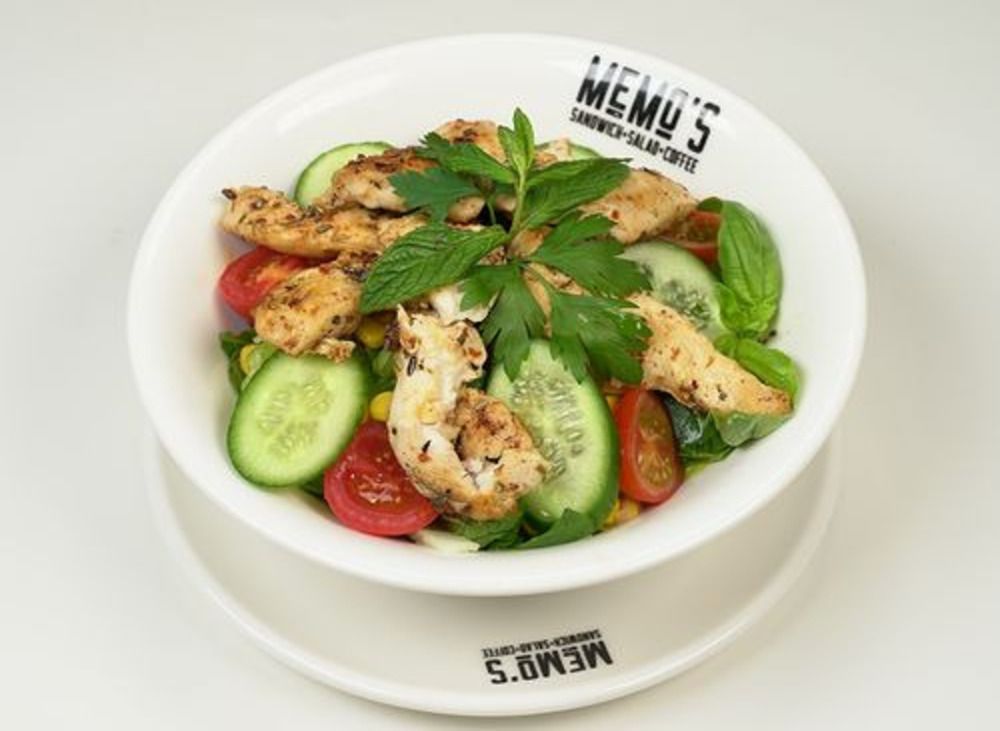 Izgara Tavuklu Salata