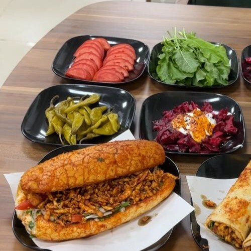 Somun Ekmek Arası Tavuk Tantuni
