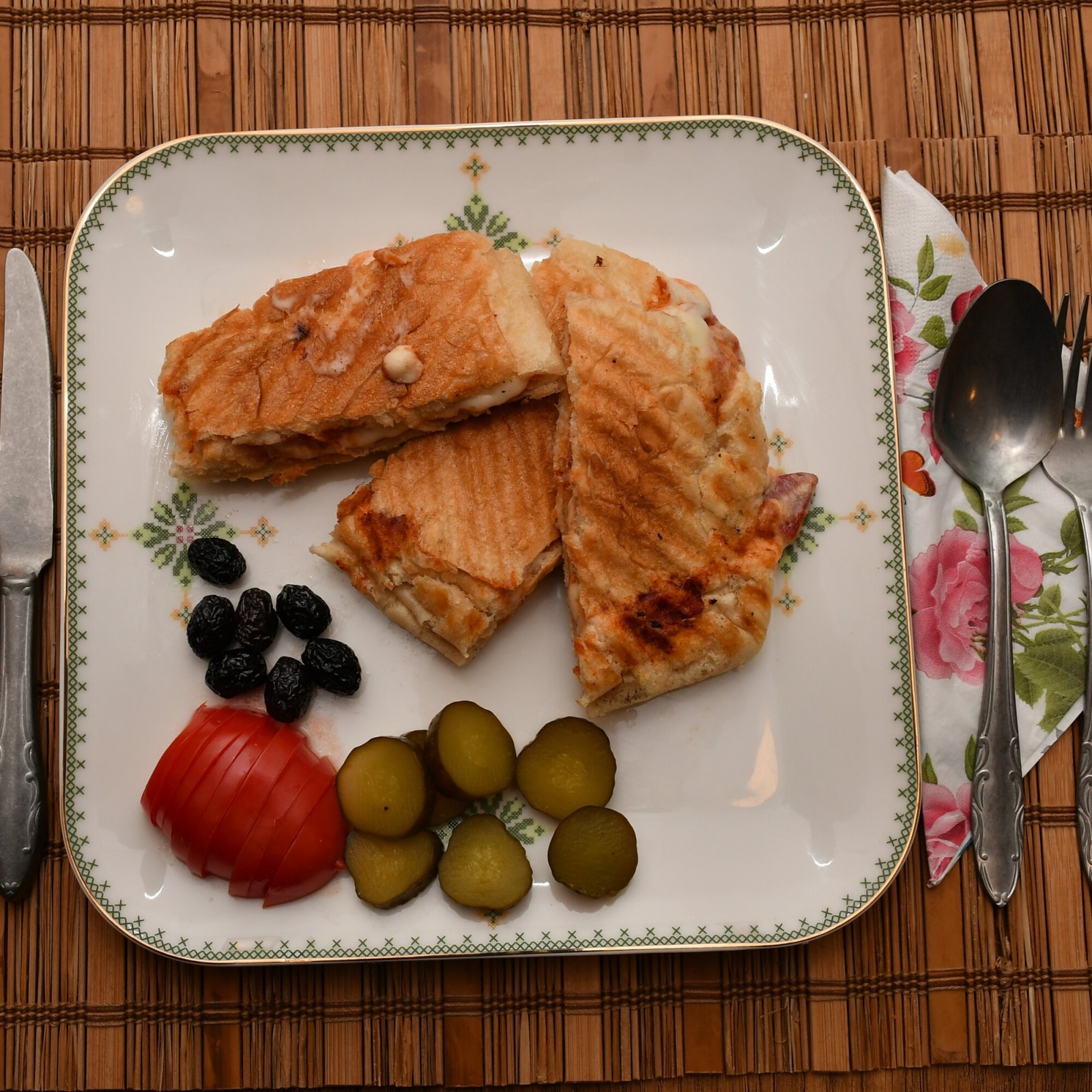 Yarım Ekmek Arası Karışık Tost