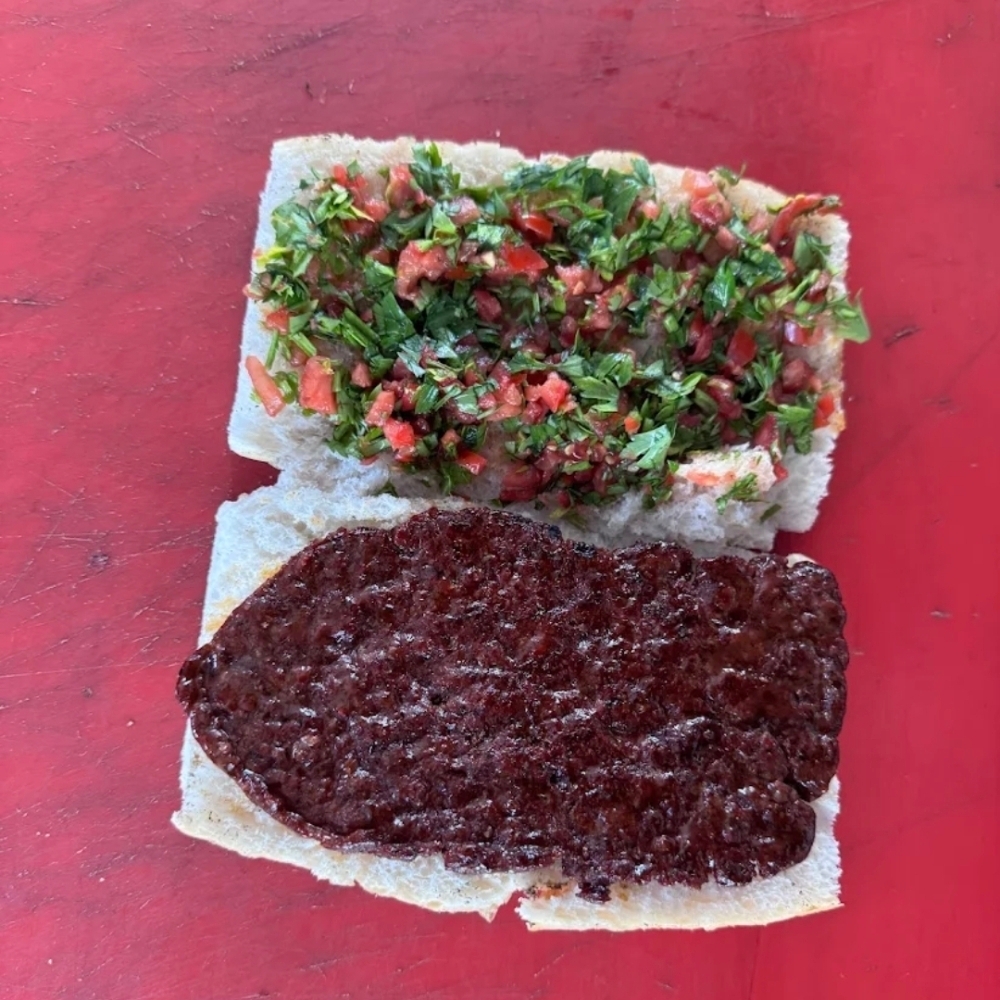 DANA KÖFTE TAM SÜTLÜ EKMEK