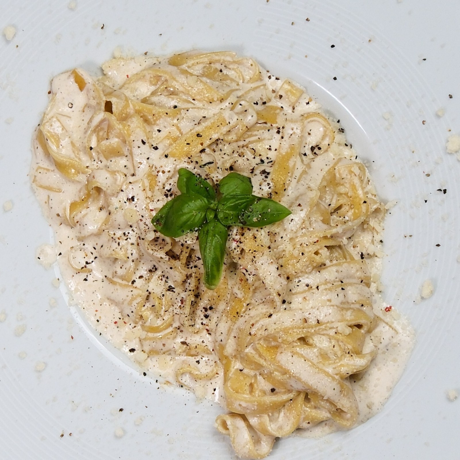 Fettuccıne Alfredo + salad