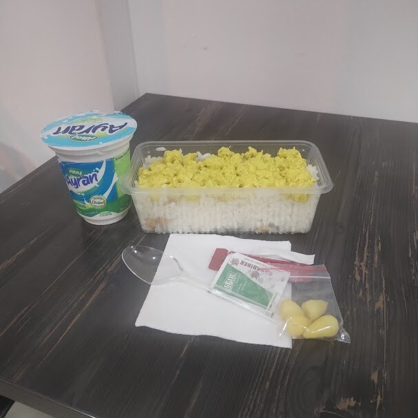Köri Soslu Tavuk Pilav Menü