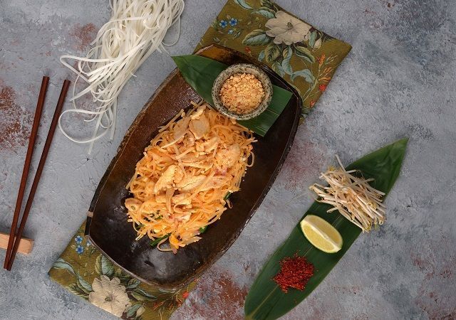 162 Tavuklu Pad Thai