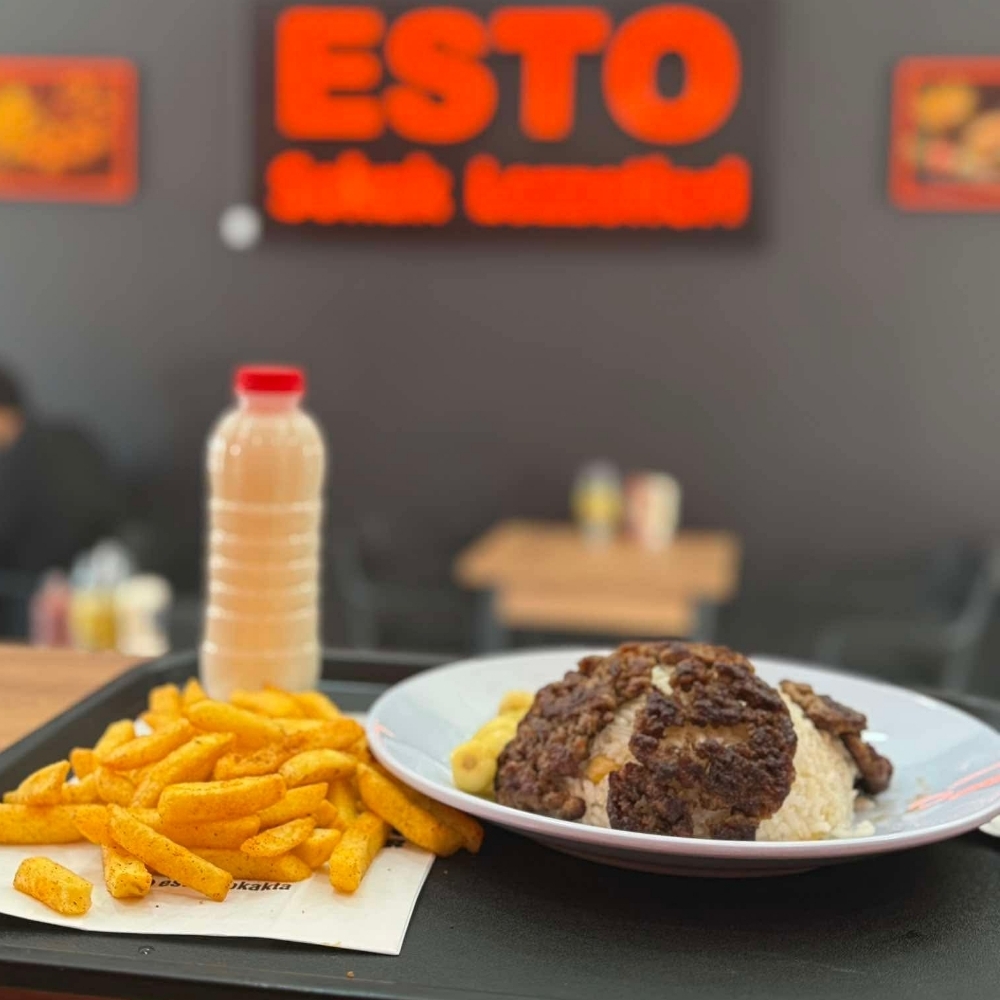 Esto Pilav Üstü Köfte