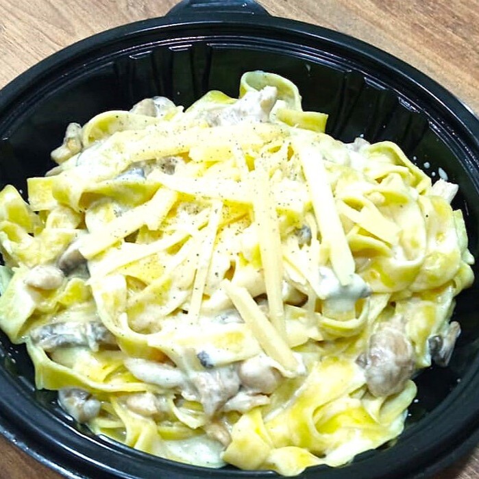 Fettucinni Alfredo + Coca-Cola 330ml