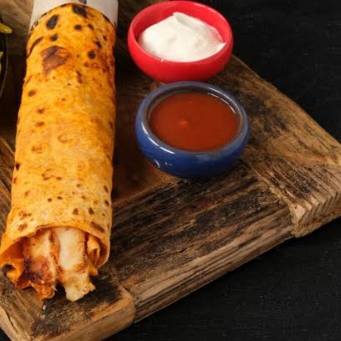 Köri Soslu Dön Dön VIP Tavuk Döner Dürüm (70 Gr)
