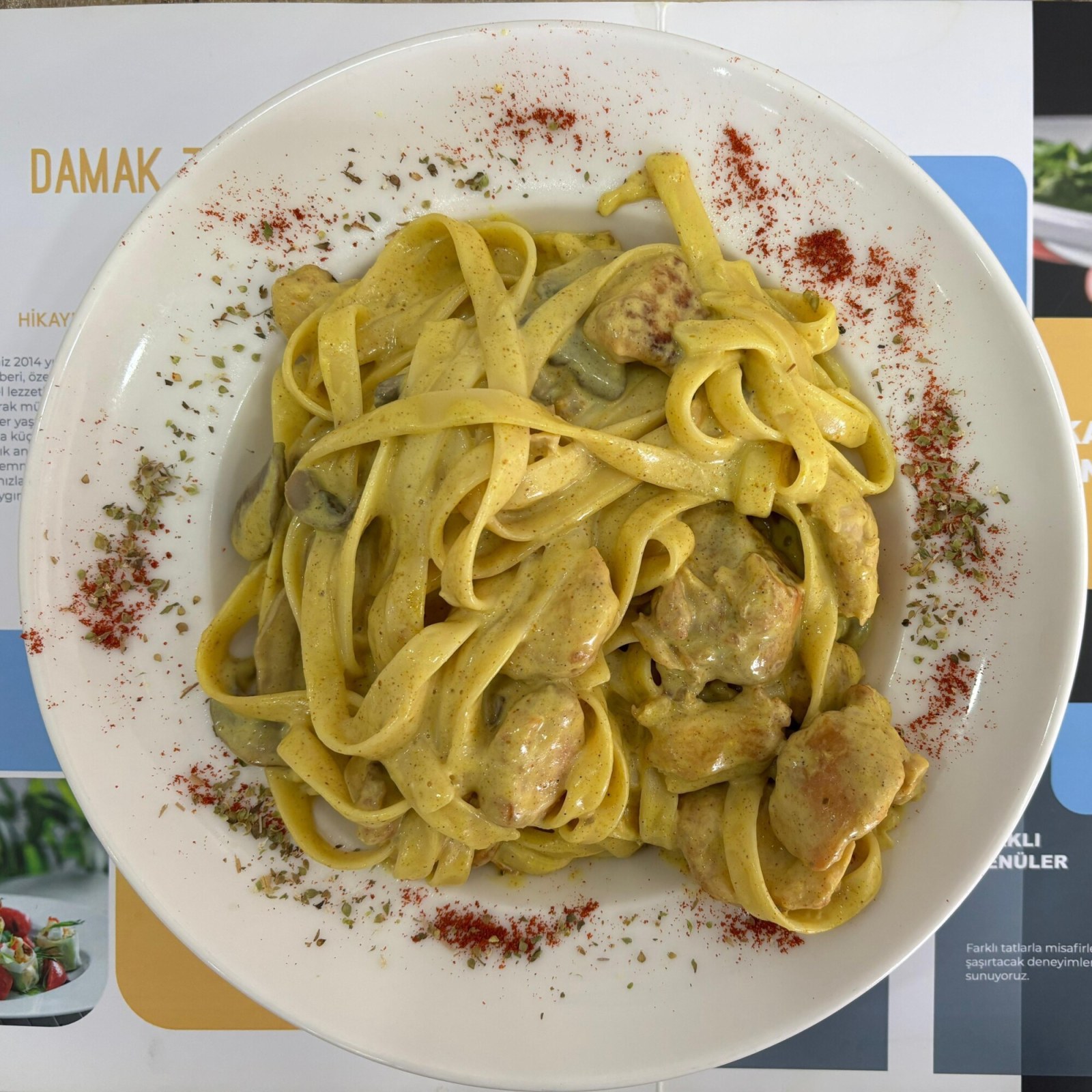 Körili Mantarlı Tavuklu Fettuccini