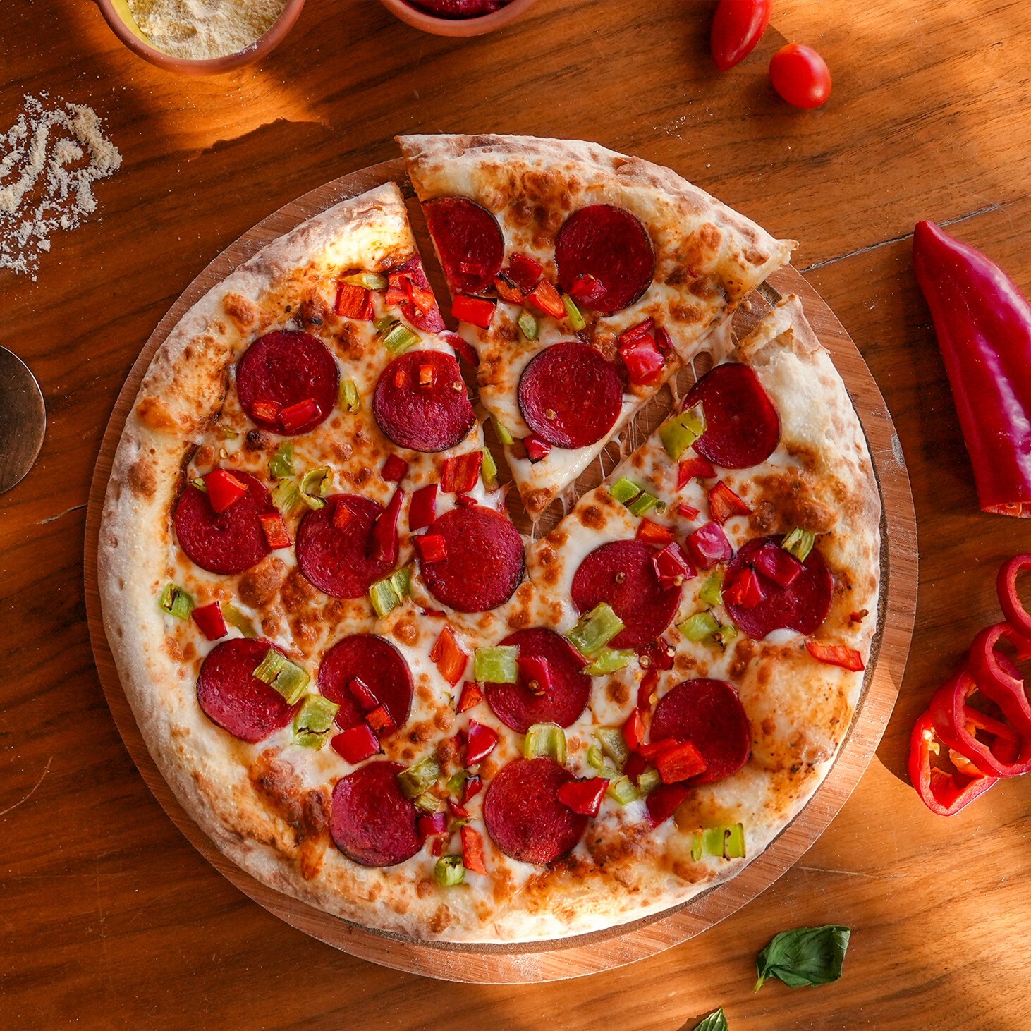 Sucuklu Biberli Pizza