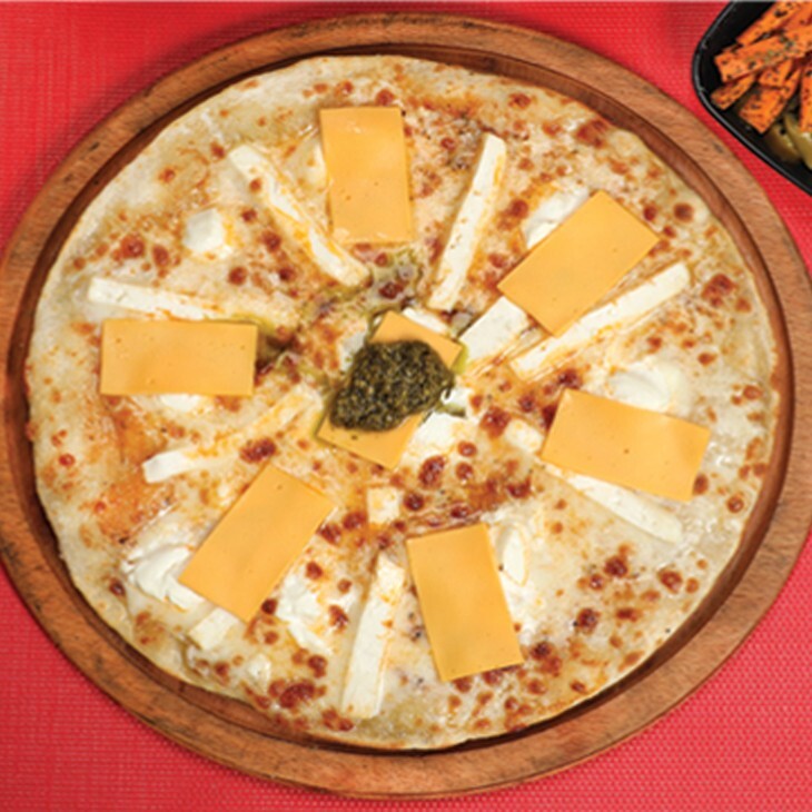 Dört Peynirli Pizza