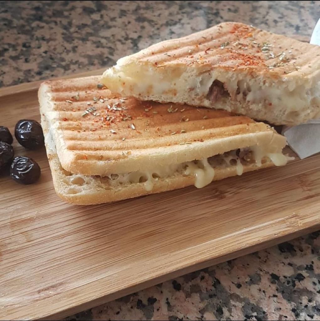Ciabatta Kavurmalı Kaşarlı Tost