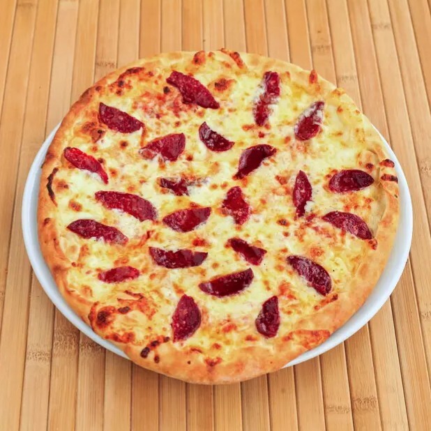 Pizza Sucuk Sever