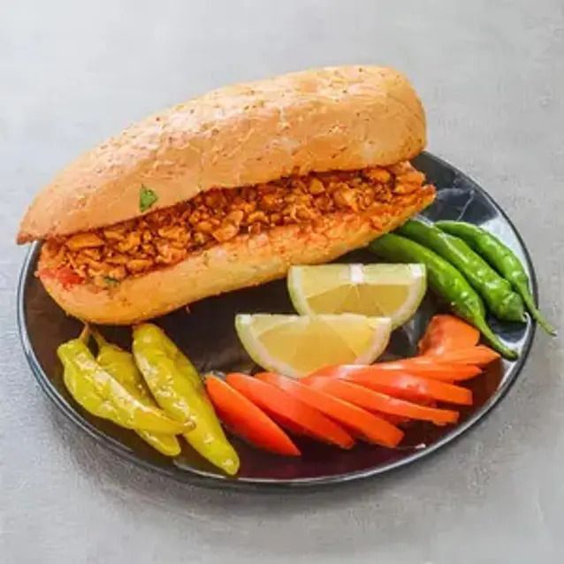Somun Ekmek Tavuk Tantuni