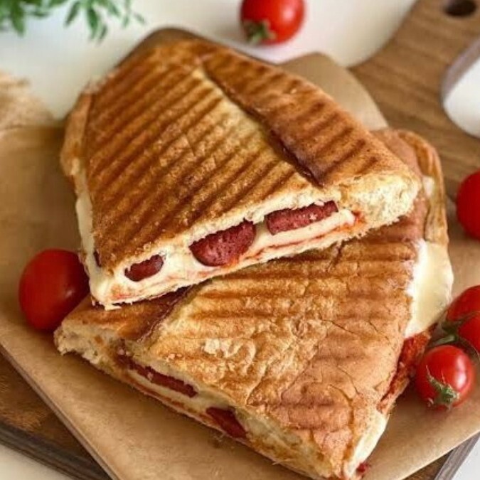 sanayi tostu salçalı yumurtalı 3/4 ekmek