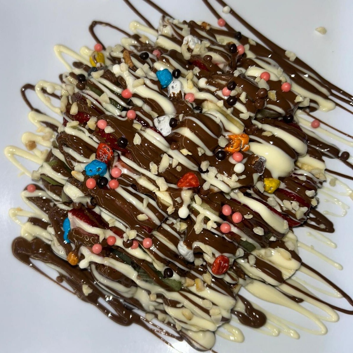 Sütlü & Beyaz Çikolata Soslu Waffle